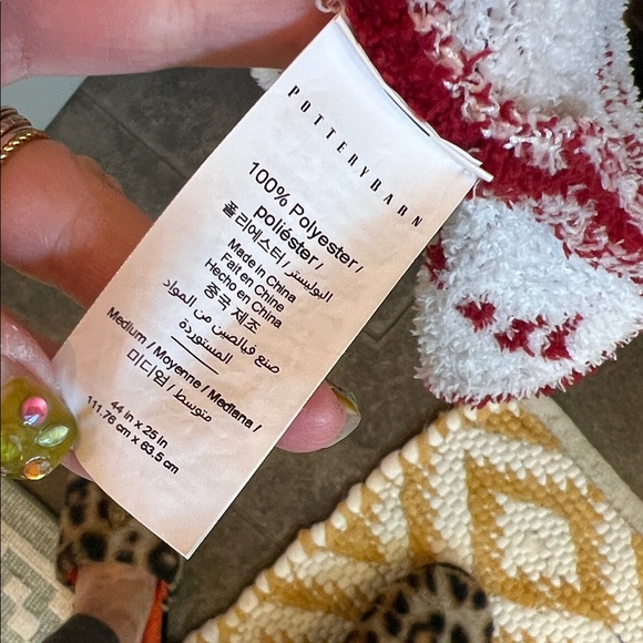 Luxurious POTTERY BARN Red Candy Cane Robe - Picture 10 of 16